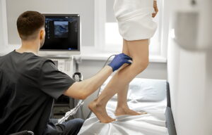 Woman is getting treatmet of Varicose Veins at MVM Clinic